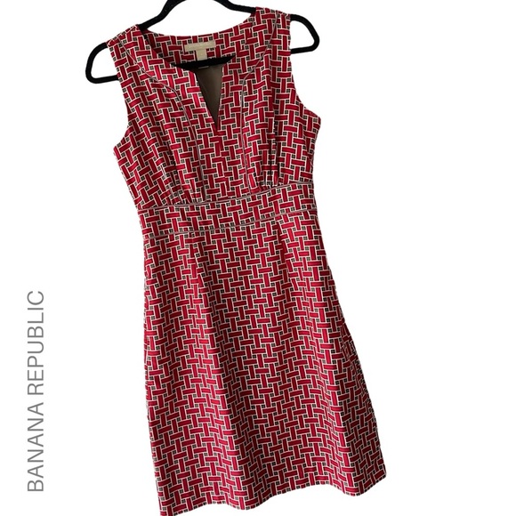 BANANA REPUBLIC | NWOT SLEEVELESS RED GEOMETRIC SHEATH DRESS SPLIT NECK | SIZE 4 - Picture 1 of 11
